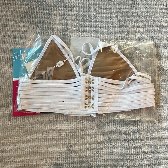 NWT Beach Bunny Triangle Top - Picture 2 of 5